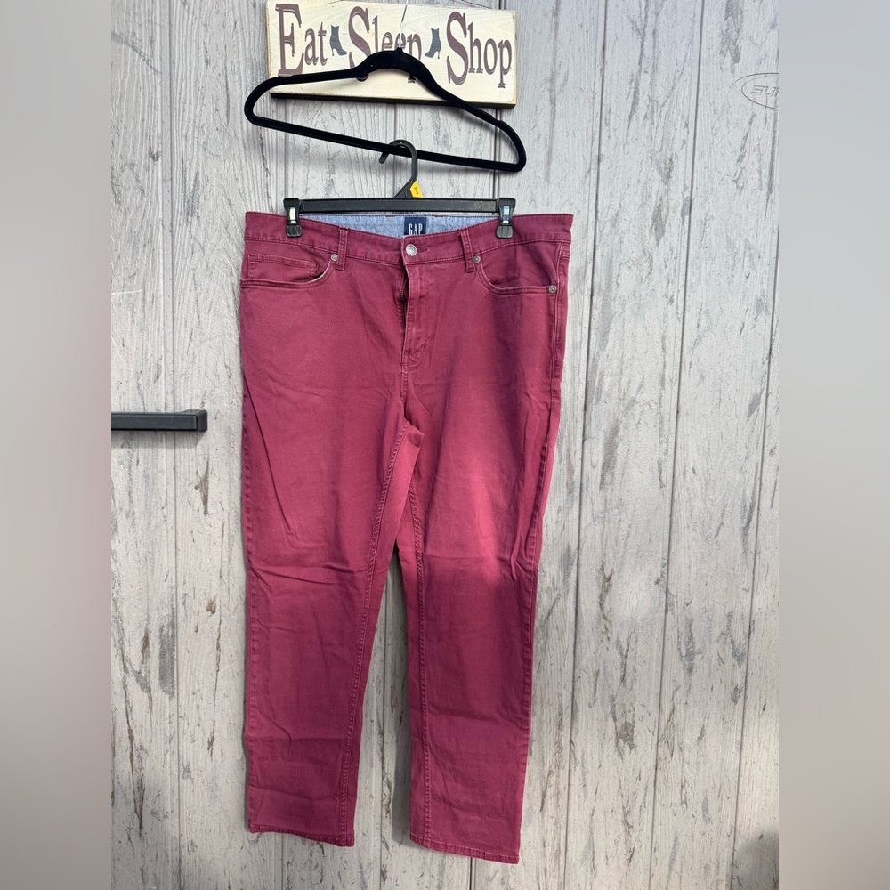 GAP Men’s Crimson Pants